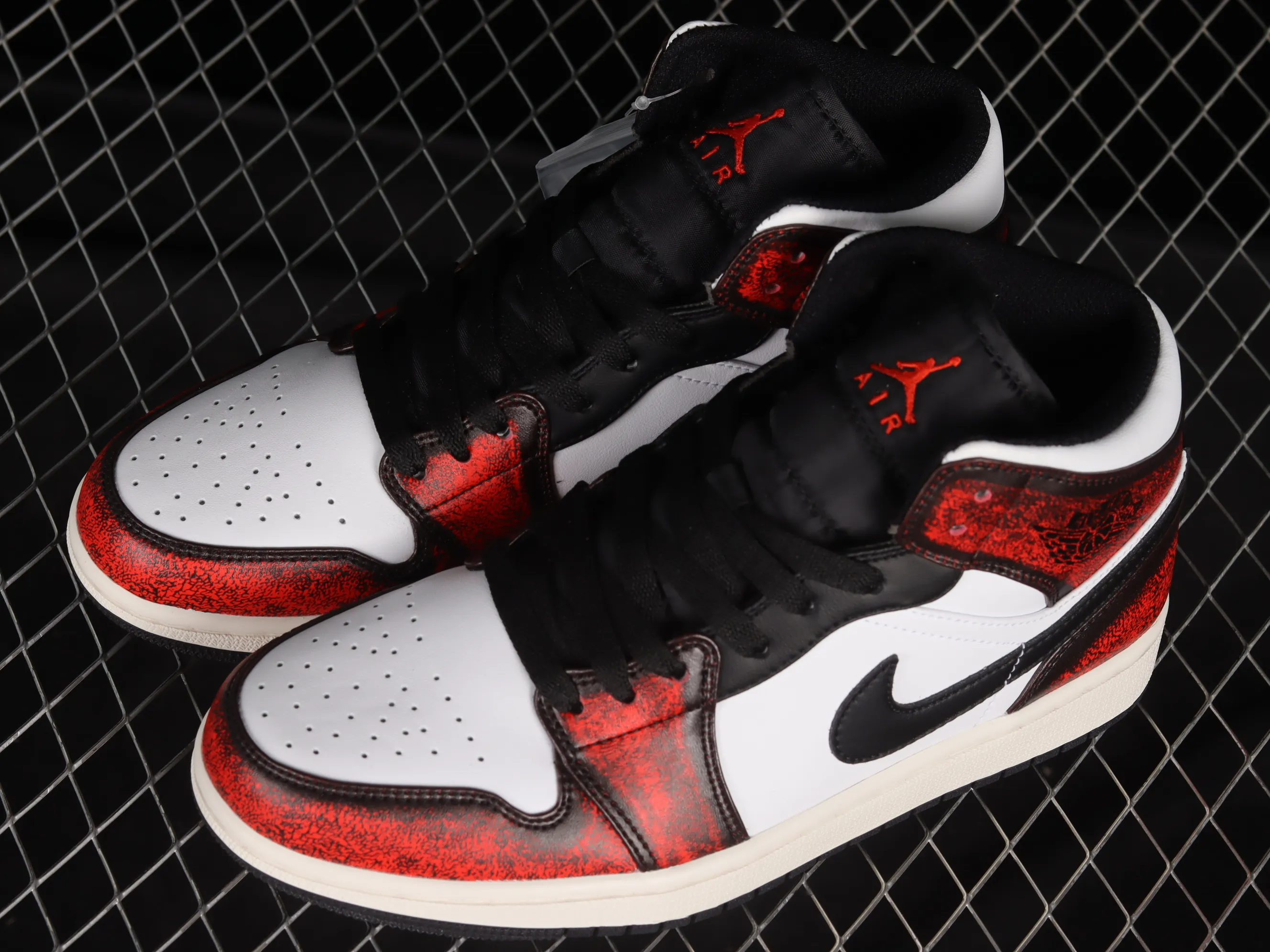 All categories Air Jordan Jordan series basketball shoes Air Jordan 1 Mid Air Jordan 1 Mid "Wear-Away" AJ Joe 1 Chicago distressed Chinese basketball shoes DV9565-006